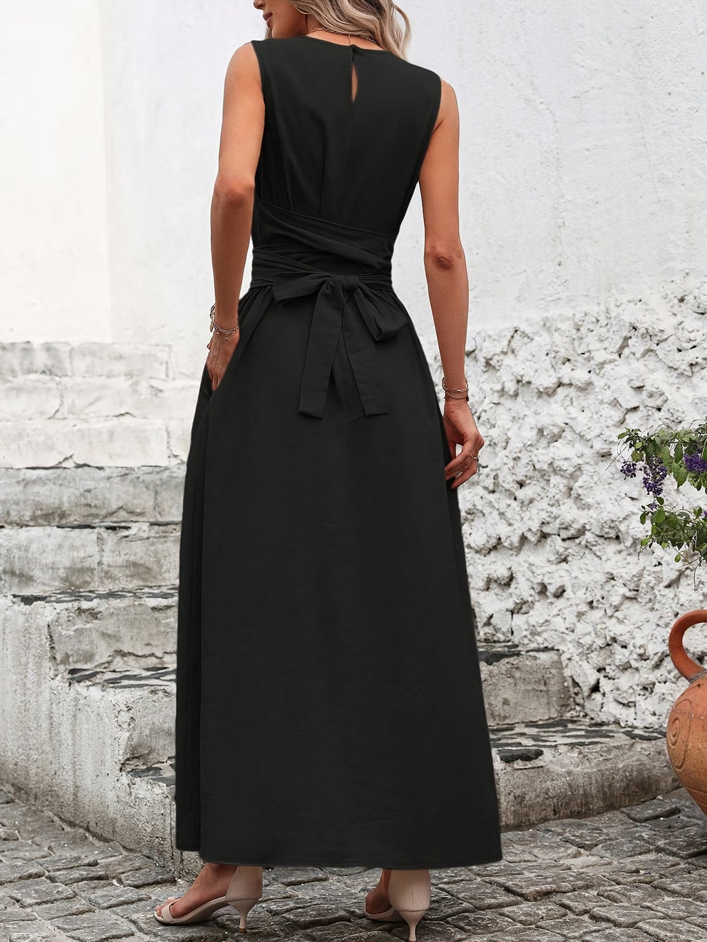 CASUAL TIE-BACK SLEEVELESS DRESS