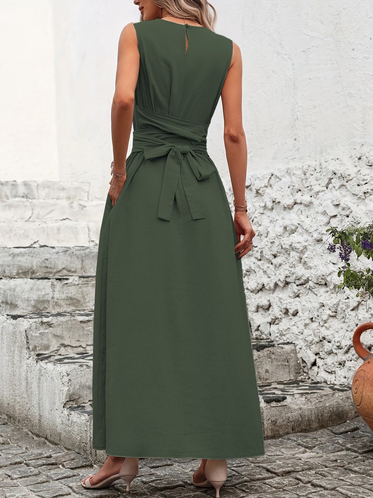 CASUAL TIE-BACK SLEEVELESS DRESS